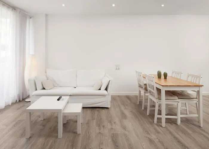 Apartamento Chanquete Apartment *